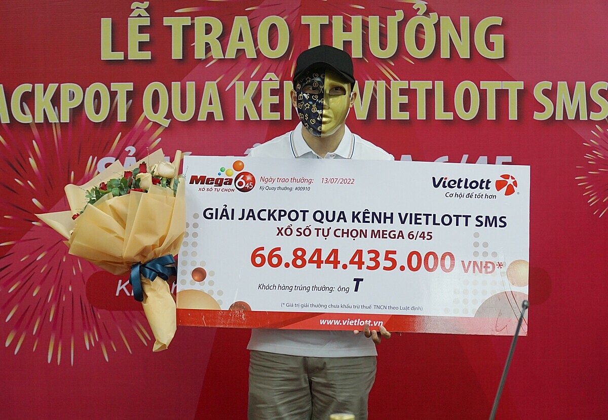 Nam nhân viên văn phòng ở Bình Định nhận độc đắc gần 67 tỷ đồng - VnExpress Kinh doanh
