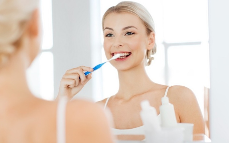 Vệ sinh răng miệng dễ dàng hơn sau khi niềng răng